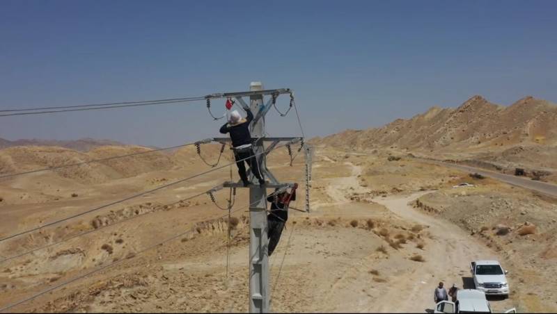 برق روستاهای سیل‌زده جیرفت وصل شد